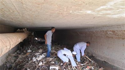 الري تواصل أعمال تطهير مخرات السيول لاستقبال أي كميات من مياه الأمطار