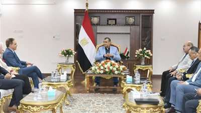 وزير الإنتاج الحربي يبحث مع وفد شركة Ultra Med الأمريكية تصنيع المعدات الطبية الخفيفة