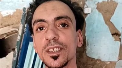 أسرة تستغيث بعد انهيار منزلها بأسوان: قاعدين في الشارع وملناش مكان تاني| بث مباشر