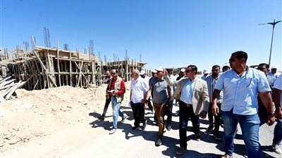 وزير الإسكان يمنح شركة مقاولات متقاعسة مهلة لمدة أسبوع للانتهاء من الأعمال المسندة لها