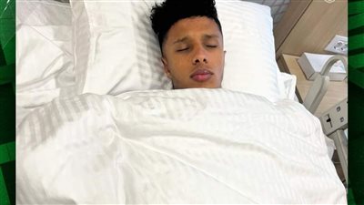 أحمد عيد يجري جراحة الصليبي بنجاح