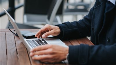 الوزراء: متوسط الدخل السنوي للعمالة المستقلة 41 ألف دولار في 2023 عالميا