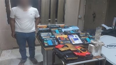 القبض على مالكي شبكة بث تلفزيوني بتهمة سرقة شفرة القنوات