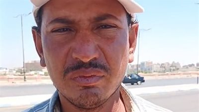 شاب يبيع فوط السيارات بالسويس: مراتي سرقت تحويشة عمري بعد 10 أيام زواج.. وبشقى عشان أعوض فلوسي| بث مباشر