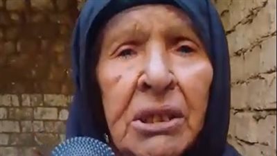 استغاثة مُسنة تعيش بمنزل دون سقف بالبدرشين: كل ما نحاول نعرشه بيقع علينا|بث مباشر 