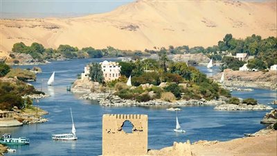 لحين تحسن الأحوال الجوية.. وقف حركة الملاحة النهرية في مجرى بحيرة ناصر | بث مباشر