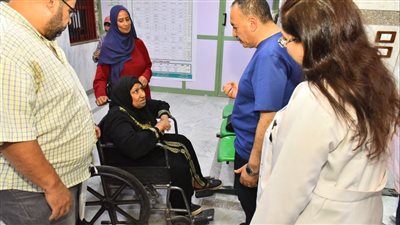 محافظ أسيوط يفاجئ عيادات التأمين الصحي ومستشفى المبرة.. ويوجه بتوفير جهاز عروسة لحالة إنسانية
