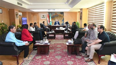 محافظ الفيوم يتابع آليات إعادة التوازن البيئي والحياة المائية لبحيرة قارون