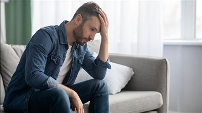 ساعتان فقط من تصفح الأخبار السلبية يوميًا تضاعفان القلق وتزيدان الاكتئاب بين المراهقين.. دراسة توضح