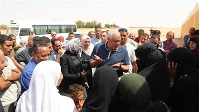 مبلغ مالي ووجبة مجانية لطلاب الثانوية بقرى الأربعين في الوادي الجديد