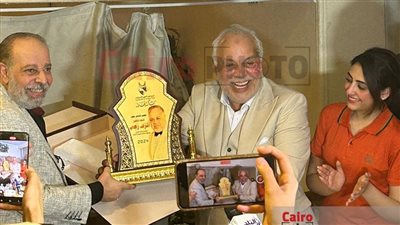 تكريمك شرف لكل فناني مصر.. الممثلين تحتفي بنقيبها أشرف زكي تقديرًا لمجهوداته الكبيرة| صور