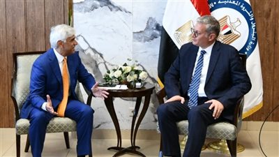 وزير البترول يلتقي رئيس شركة أبيك العالمية لجذب مزيد من الاستثمارات البترولية