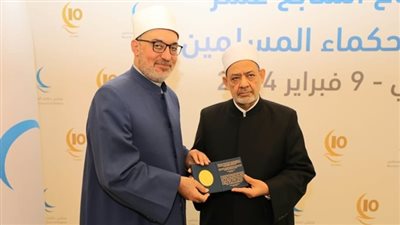 شيخ الأزهر لمفتي الجمهورية الجديد: امتحنكم الله تعالى بالمنصب فسخره في صناعة الخير للناس