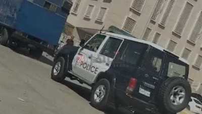 وسط حراسة أمنية.. وصول سفاح التجمع لجلسة محاكمته في اتهامه بقتل 3 سيدات