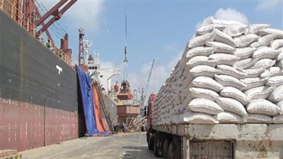 ميناء دمياط يستقبل 1744 طن عدس و7640 سكر