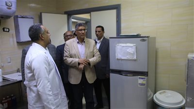 محافظ الجيزة يتفقد سير العمل بمستشفى الصف المركزي والوحدة الصحية بالأخصاص
