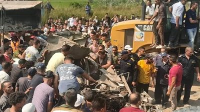 مصرع شخص وإصابة آخر في حادث تصادم بالبحيرة| صور 