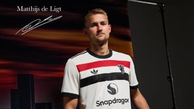 رسميًا.. مانشستر يونايتد يعلن ضم دي ليخت حتى عام 2029