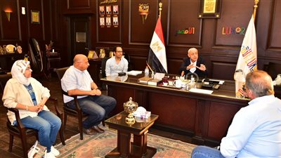 محافظ الأقصر يبحث مع وفد من وزارة السياحة خطط دعم السياحة وتنشيطها بالمحافظة