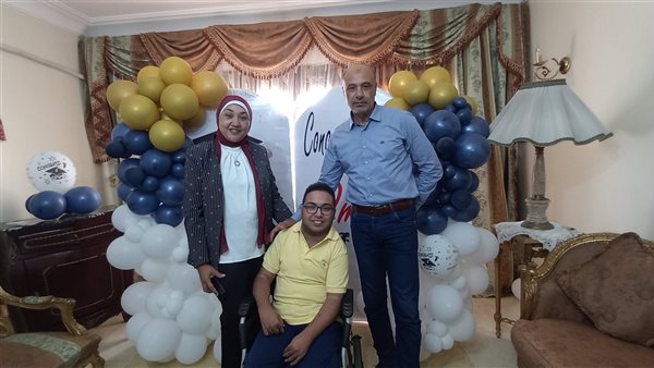 عمر ضياء وأسرته 