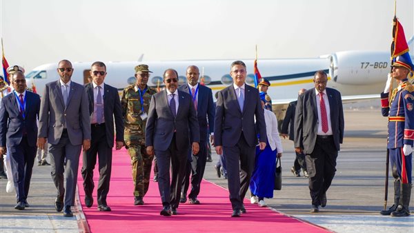 الرئيس الصومالي يصل