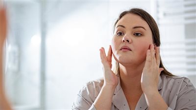 علامات ارتفاع هرمون الكورتيزول على الجسم.. تعرفي عليها