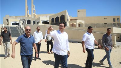 وزير الثقافة يتابع تطوير قصر الإبداع الفني وواحة الثقافة للوقوف على سير العمل بالموقعين