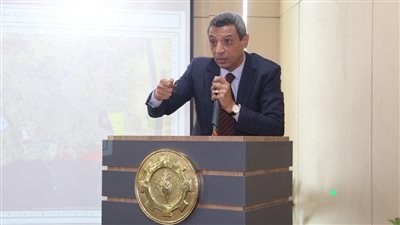 محافظ السويس يجري حركة تنقلات وتعيينات جديدة لرؤساء الأحياء والمشروعات