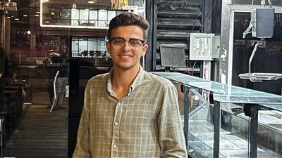 طالب بالثانوية الأزهرية بالشرقية يتهم مدرسًا بتدمير مستقبله: مضاني على ورقة بيضاء وسقطني في مادتين