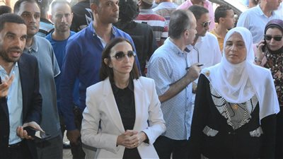 حررت 3 محاضر.. محافظ البحيرة تتابع الالتزام بالأسعار وتوافر السلع في الرحمانية| صور