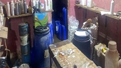 دون ترخيص.. القبض على صاحب مصنع مستحضرات غسيل وشريكه بمصر القديمة