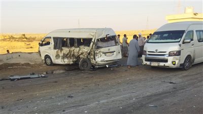 إصابة 10 أشخاص في حادث تصادم سيارتين على طريق الإسكندرية – مطروح| أسماء