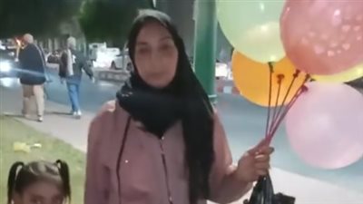 أم لـ3 أبناء تفترش الرصيف بالمنيا: وقفوا عني معاش تكافل وكرامة.. ونفسي في بيت يلمنا| بث مباشر 