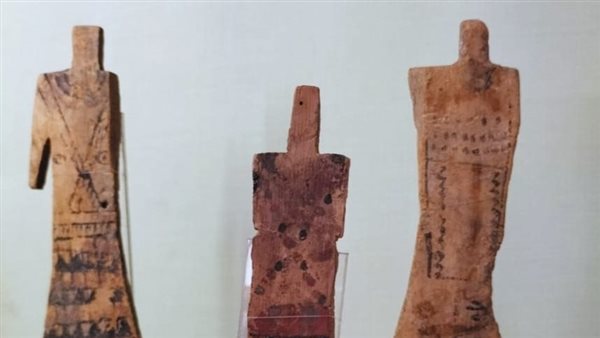  مجموعة من الدمى