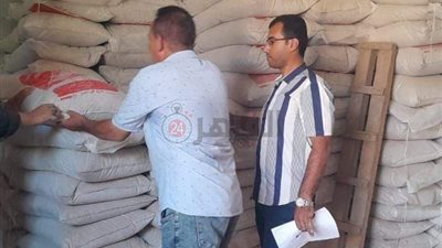 مصادرة 3 أطنان سماد وأعلاف دون فواتير وتحرير 105 محاضر على المخابز البلدية والأسواق بالمنيا