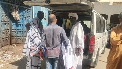 الصور الأولى لـ تشييع جثمان وزير التعليم السوداني من مشرحة زينهم بعد التصريح بدفنه