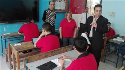 أخبار التعليم اليوم| حقيقة حذف أجزاء من منهج الكيمياء لطلاب الأول الثانوي