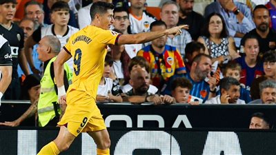 نتيجة مباراة برشلونة وفالنسيا بالدوري الإسباني.. ليفاندوفسكي يقود الفريق الكتالوني للفوز