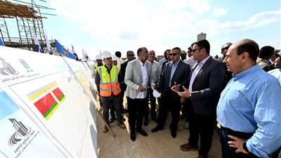 وزير الإسكان: إنشاء القوس الغربي لمحور اللواء عمر سليمان يخدم مطار برج العرب والساحل الشمالي