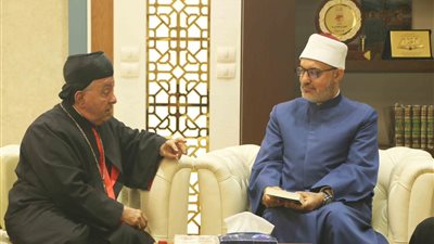 مفتي الجمهورية يستقبل رئيس أساقفة إيبارشية القاهرة المارونية لمصر والسودان وشمال إفريقيا لتهنئته بالمنصب