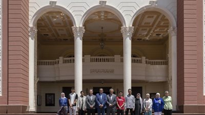 أوائل الثانوية العامة يتفقدون الجامعة البريطانية للتعرف على الكليات والمنح المجانية والمزايا الأكاديمية