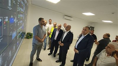 بعد توقفها عن العمل عدة أيام.. محافظ شمال سيناء يتفقد محطة المياه بالكيلو 17 غرب العريش