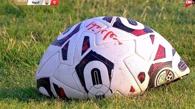 الكرة فرقعت.. لقطة طريفة في مباراة المقاولون العرب والجونة بالدوري المصري الممتاز| صور