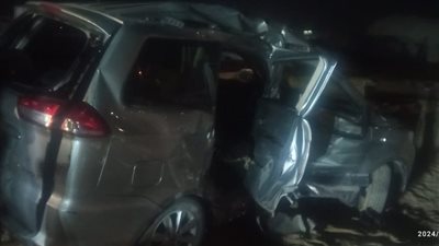 إصابة 10 أشخاص إثر حادث تصادم سيارتين على صحراوي قنا