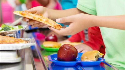 محدودو الدخل والفقراء.. مقترح برلماني بعودة وجبات التغذية المدرسية للطلاب
