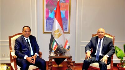 النقل تعرض على السفير الكويتي بالقاهرة فرص الاستثمار في الموانئ الجافة والمناطق اللوجستية