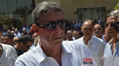 بدء عزاء نجل محمود طاهر رئيس النادي الأهلي السابق بمسجد المشير طنطاوي | بث مباشر