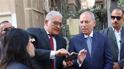 التأكد من التراخيص.. محافظ القاهرة يحذر المواطنين من التعامل مع العقارات المخالفة