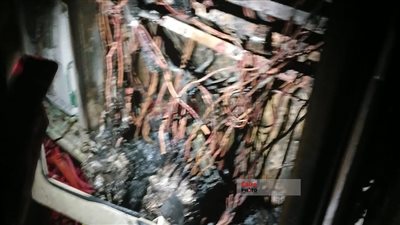 حريق يلتهم عدادات الكهرباء بعمارة سكنية بالمنيا