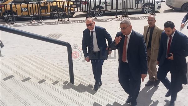 أشرف عبد العزيز يصل